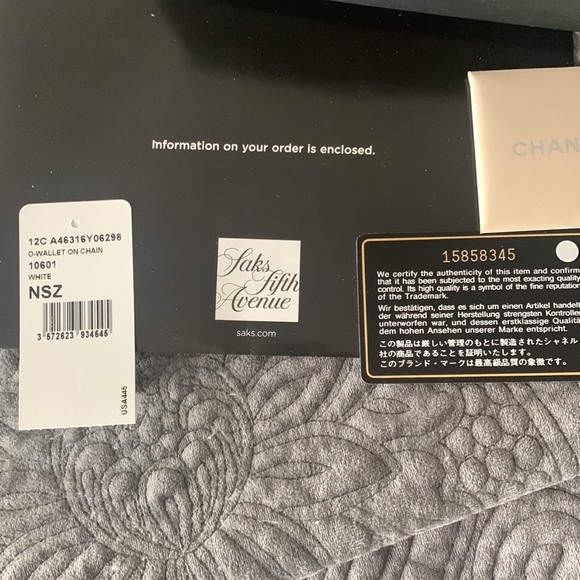 Chanel wallet on chain , used ,white ,with silver hardware - Picture 2 of 7
